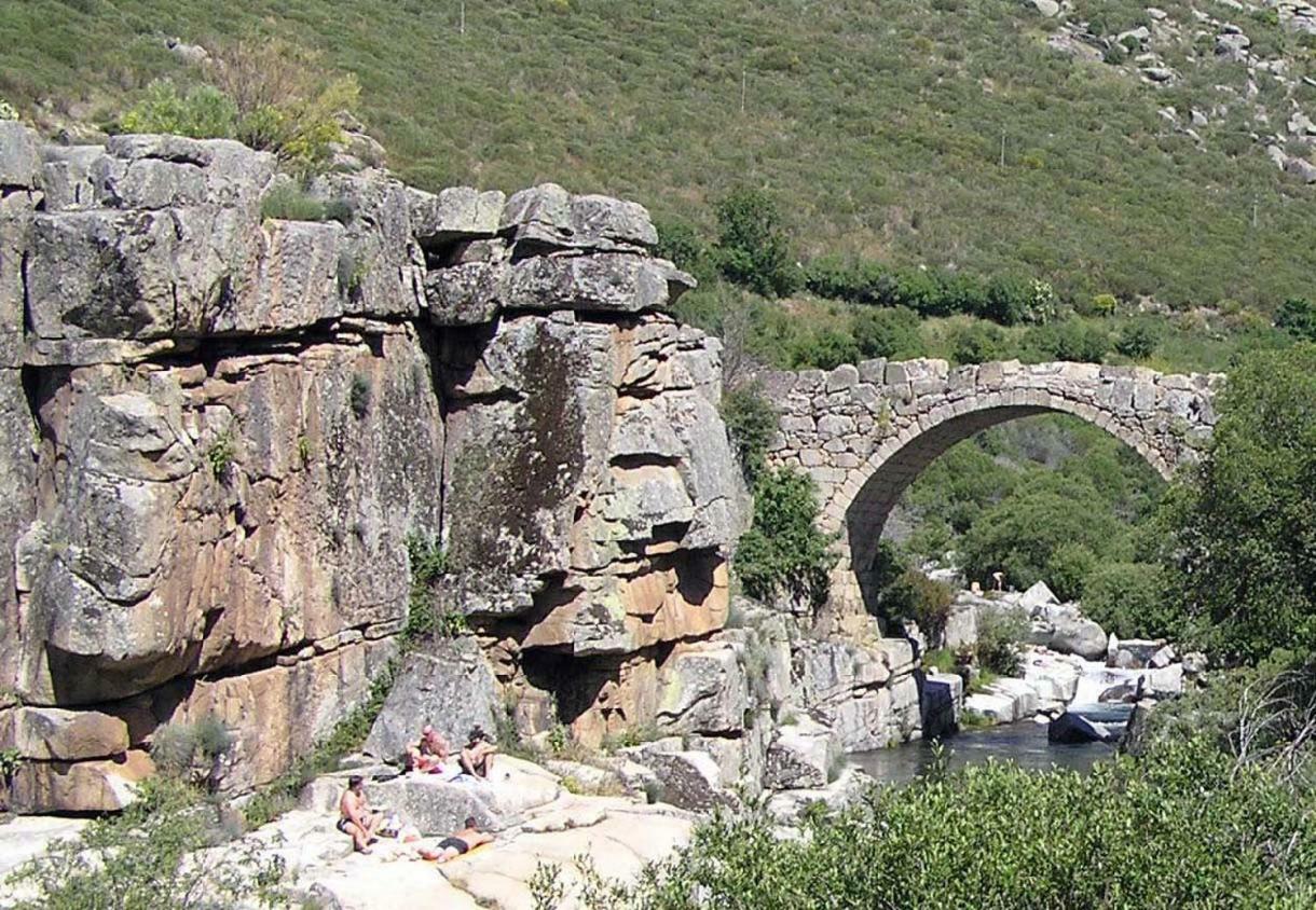La Casa Del Abuelo ξενώνας Hoyos del Espino Εξωτερικό φωτογραφία